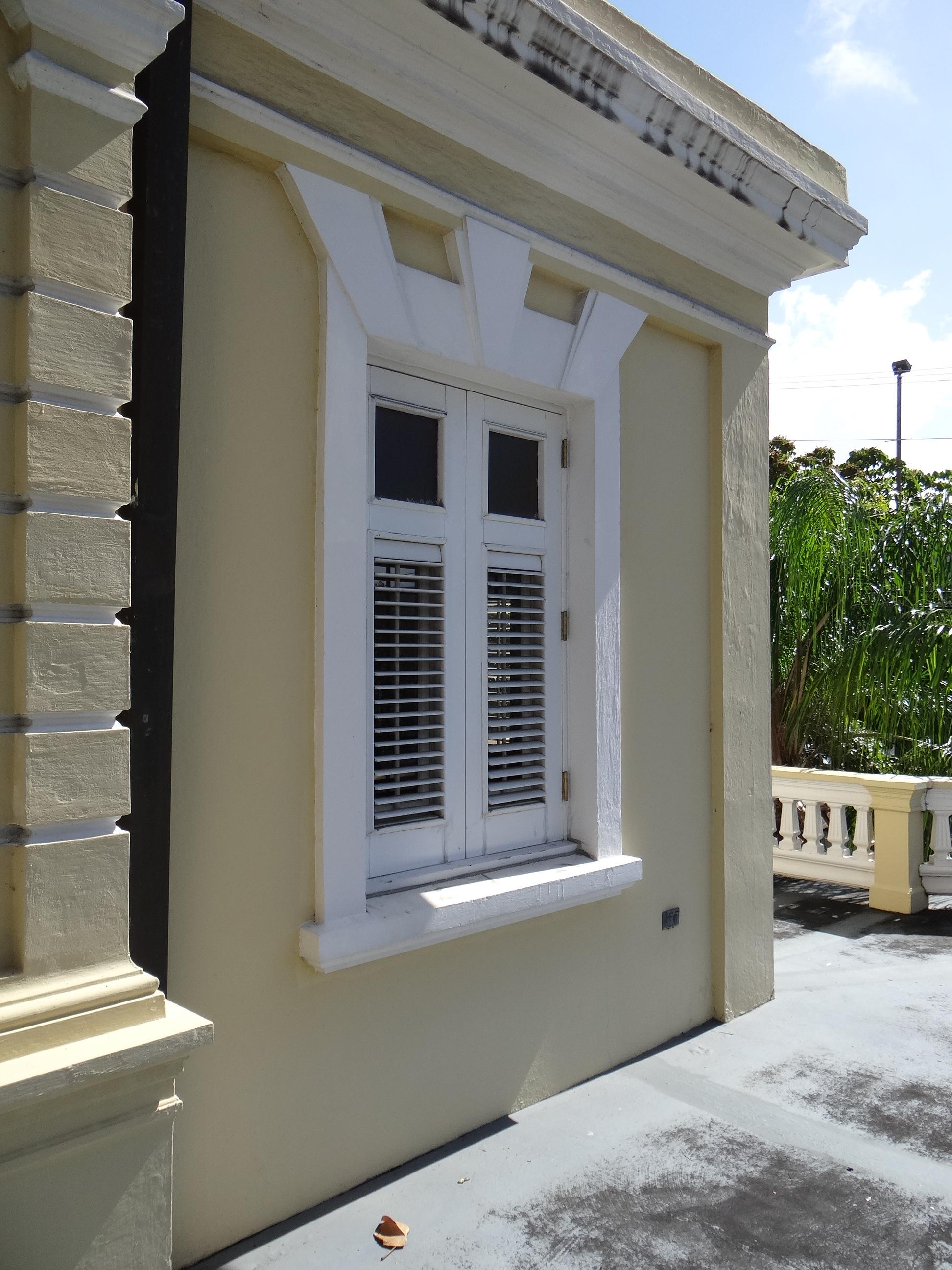 Casa La Giralda - Avenida Miramar, esquina calle Marti 651 - San Juan (Miramar) - 2014 00031